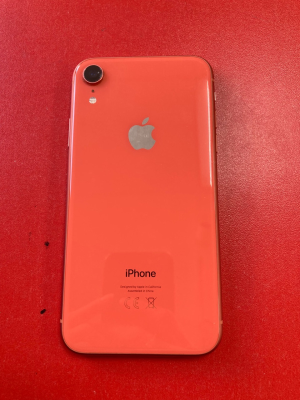 Мобильный телефон Apple iPhone XR