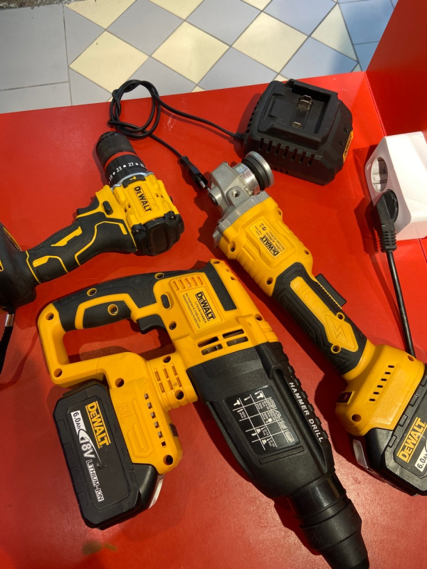 Набор электроинструмента Dewalt ds23