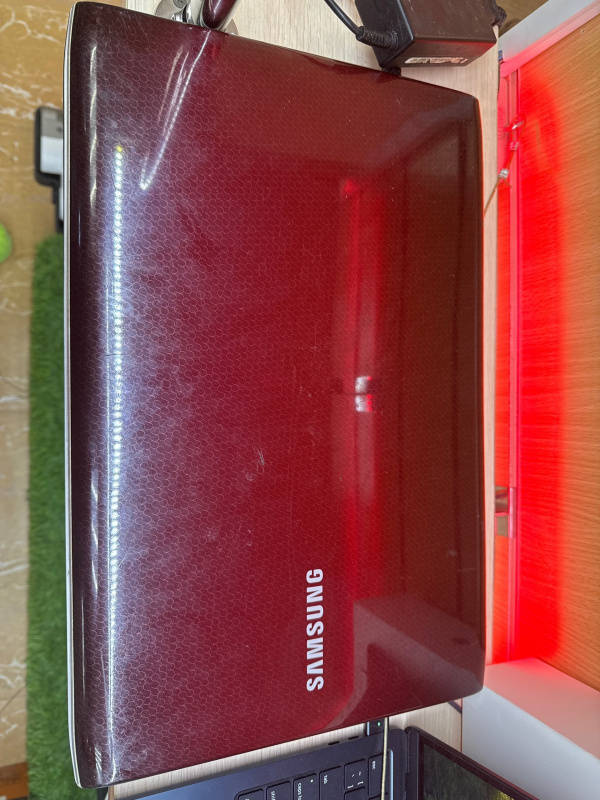 Ноутбук Samsung r728