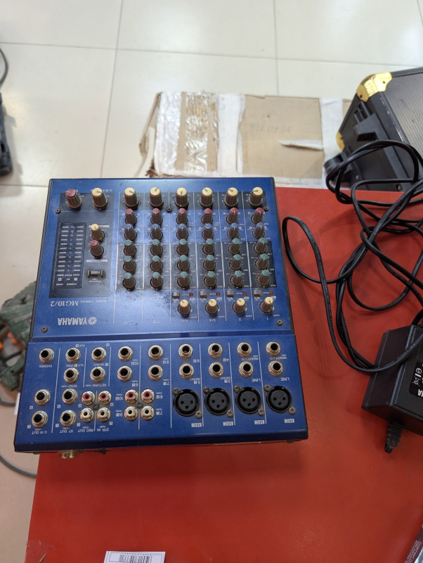 микшер Yamaha mg10