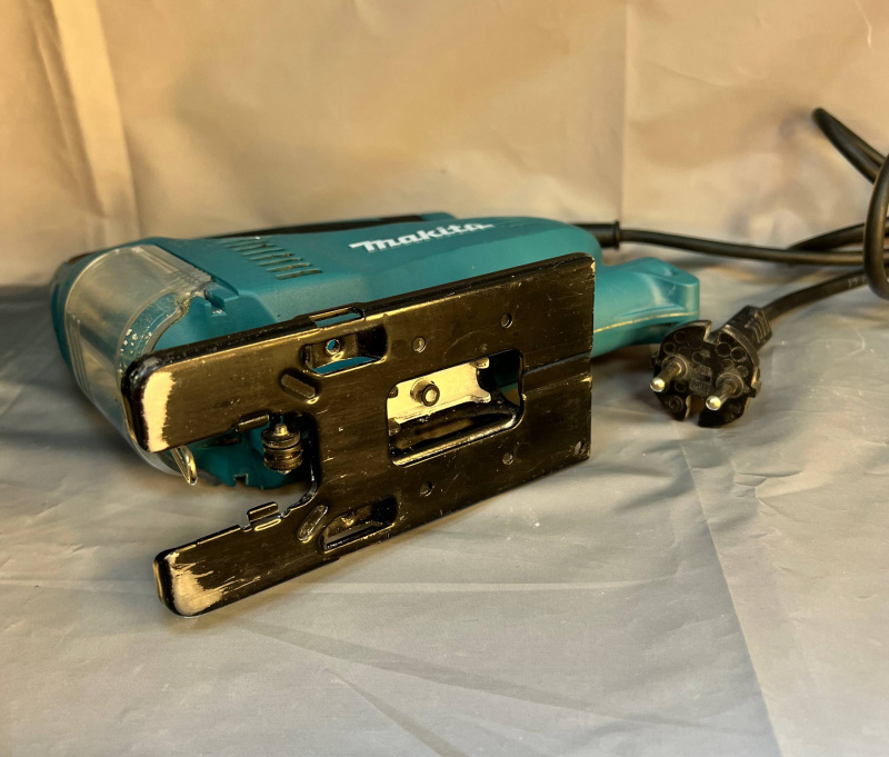 Электролобзик Makita 4326
